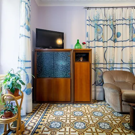 아파트 Sweet Honey By Halldis *